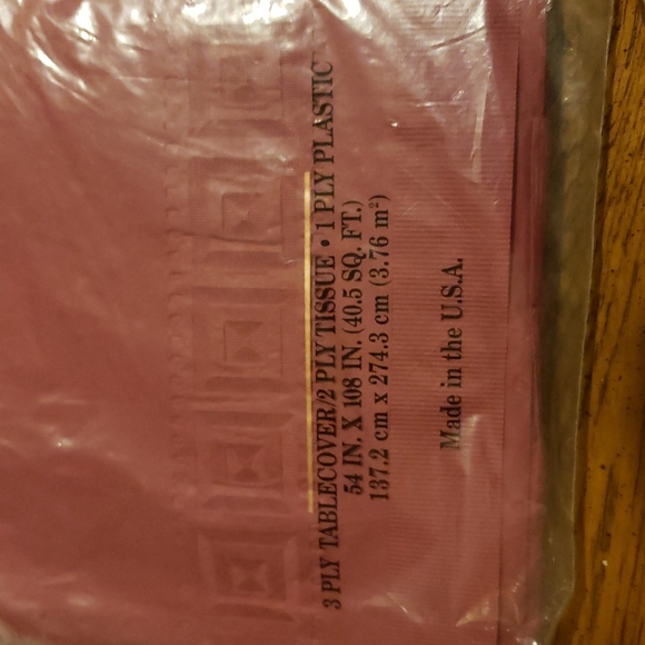 Burgundy Rectangle Tablecloth 3-ply - New - Picture 3 of 5